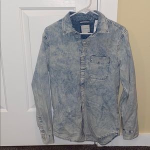 American Eagle acid washed denim button-up